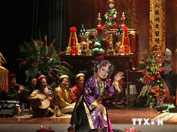 Kepercayaan memuja Sang Ibu-Daya hidup yang tahan lama dalam kehidupan spirituil orang Vietnam